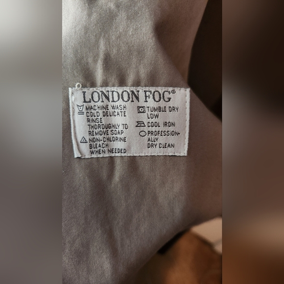 Men's London Fog raincoat, size 45 regular - Picture 5 of 7